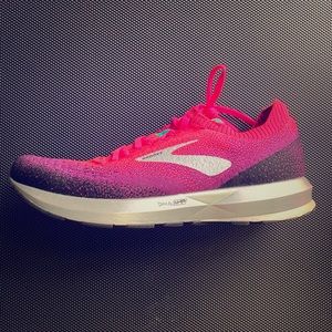 Brooks Levitate 2 Women’s Size 10